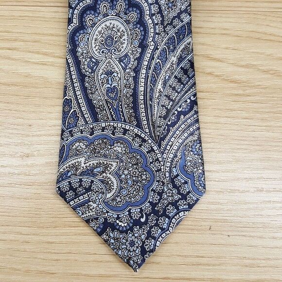 BLOOMINGDALES MENS STORE Neck Tie Gray Paisley 100% Silk Classic - Picture 1 of 5